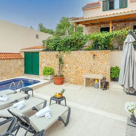 Apartman Ante 2 *