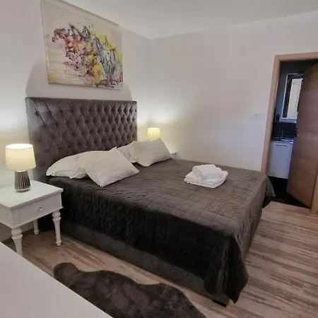 Apartman Ante 2 *