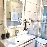Ante 2 Hvar Center, Pool Апартаменти