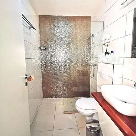Ante 2 Hvar Center, Pool Хвар