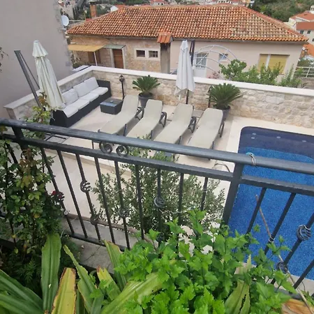 Ante 2 Apartment *